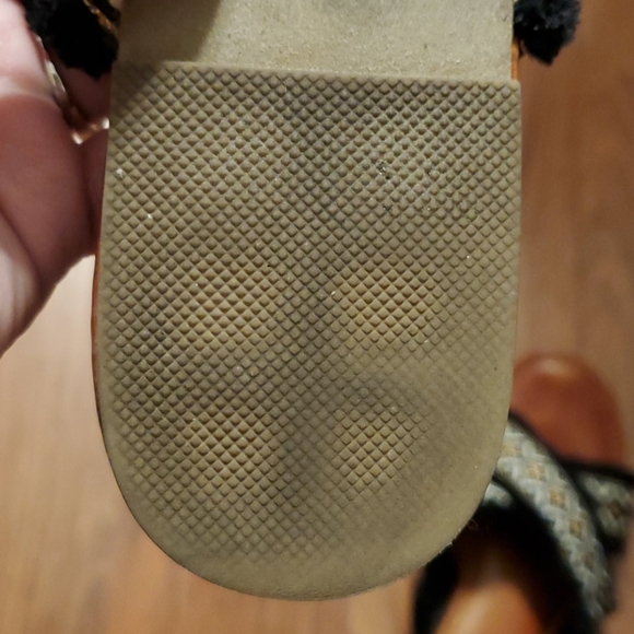 Universal Thread Slides Size 9.5 - Picture 6 of 10